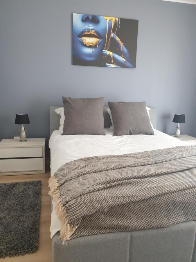 Qualis Apartament Braşov Exteriör bild