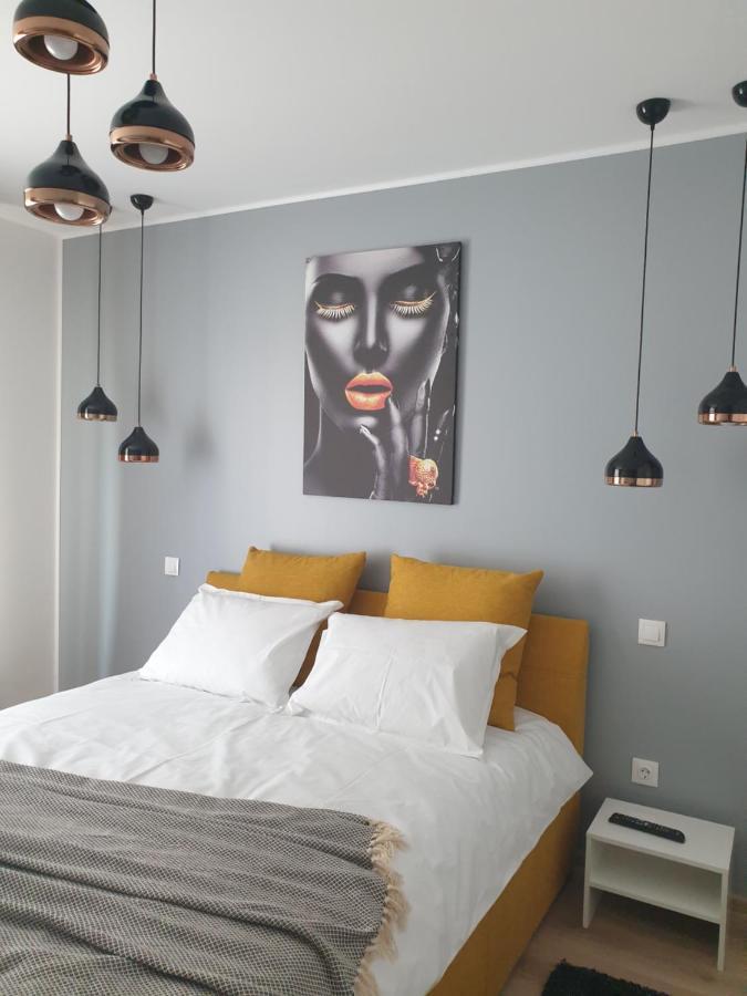 Qualis Apartament Braşov Exteriör bild