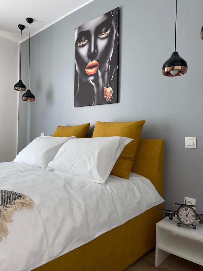 Qualis Apartament Braşov Exteriör bild