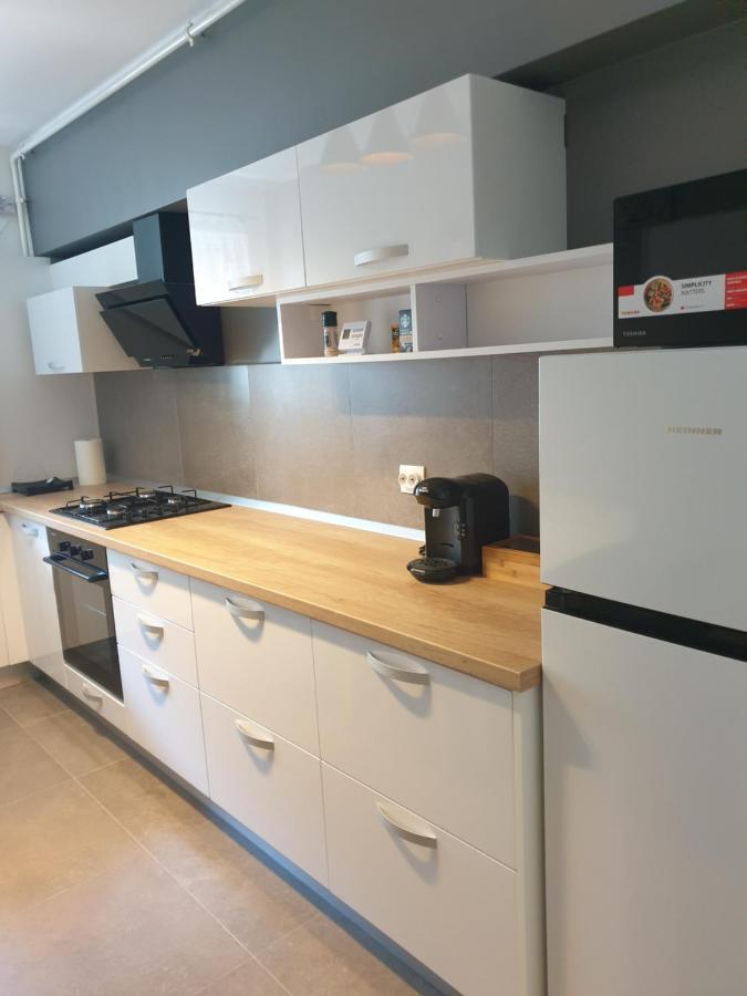 Qualis Apartament Braşov Exteriör bild