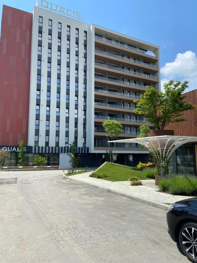 Qualis Apartament Braşov Exteriör bild