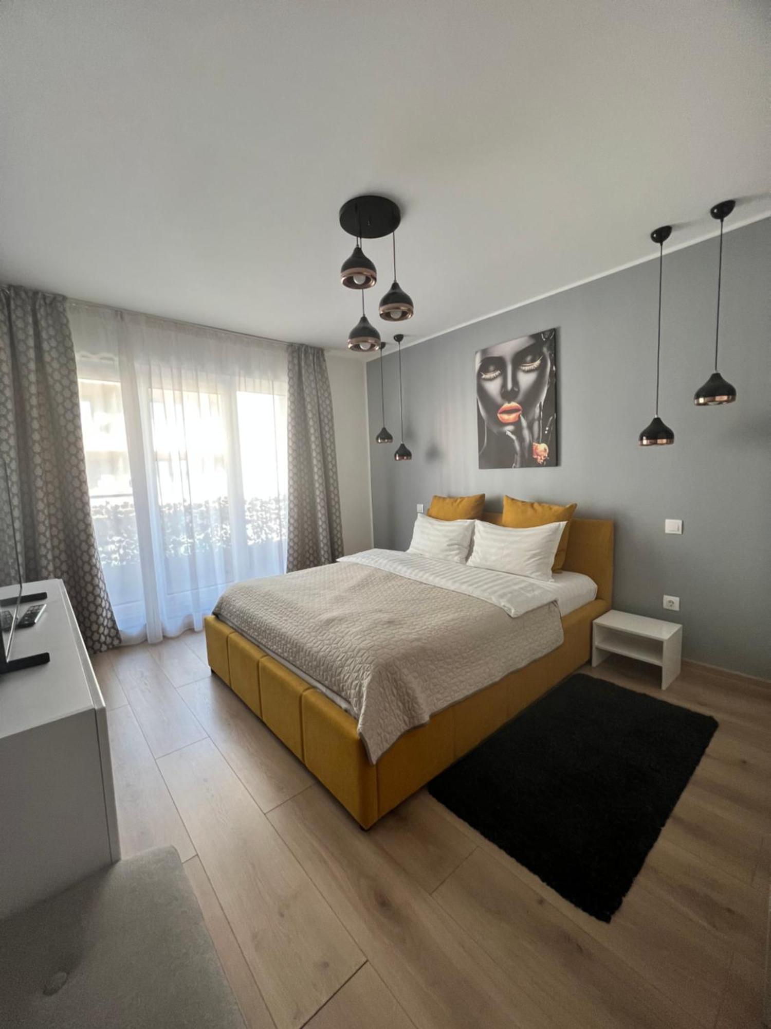 Qualis Apartament Braşov Exteriör bild